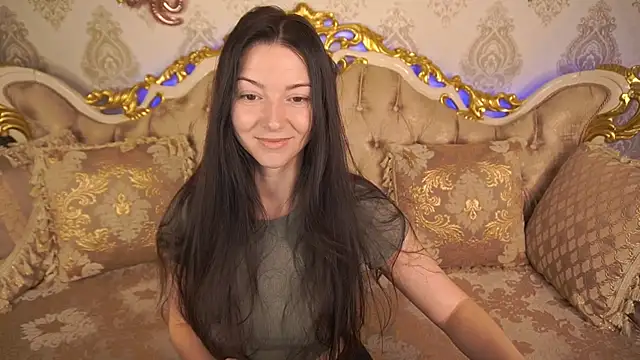 EmilyHalls online show from 6, 3, 2025