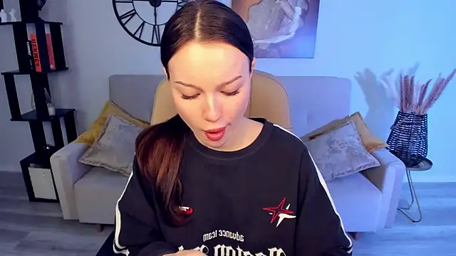 KaitieLove online show from 17, 1, 2025