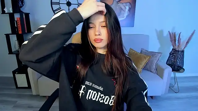 KaitieLove online show from 5, 2, 2025