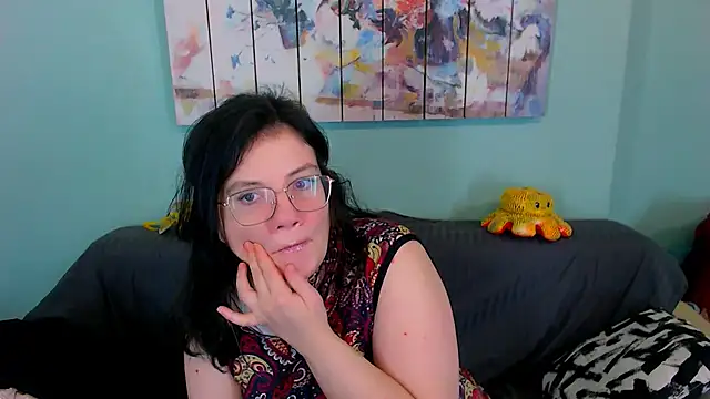 Snapshot of EverlyRays chatting on 23, 4, 2026 EverlyRays online show from 23, 4, 2026
