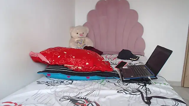 Snapshot of lady_hot2xx chatting on 4, 11, 2025 lady hot2xx online show from 4, 11, 2025