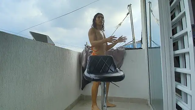 Snapshot of roxana_collins chatting on 6, 3, 2026 roxana collins online show from 6, 3, 2026