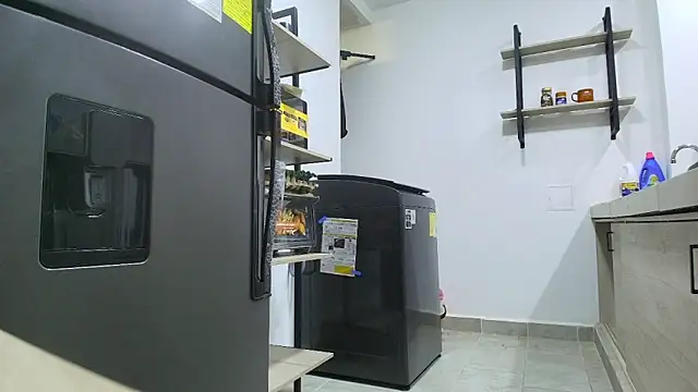 Snapshot of roxana_collins chatting on 11, 3, 2026 roxana collins online show from 11, 3, 2026