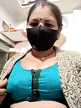 Snapshot of Riyaa-Devi chatting on 18, 1, 2025 Riyaa-Devi online show from 18, 1, 2025