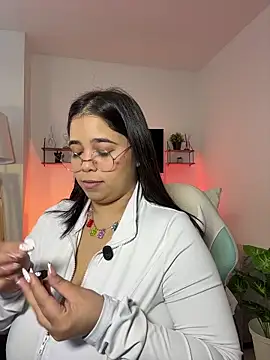 tati reyess online show from 6, 10, 2025