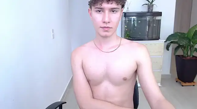 Snapshot of adrian_morelly chatting on 13, 12, 2024 adrian morelly online show from 13, 12, 2024