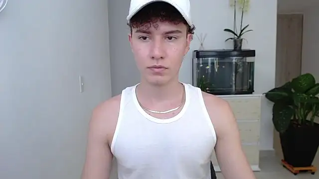 Snapshot of adrian_morelly chatting on 17, 12, 2024 adrian morelly online show from 17, 12, 2024
