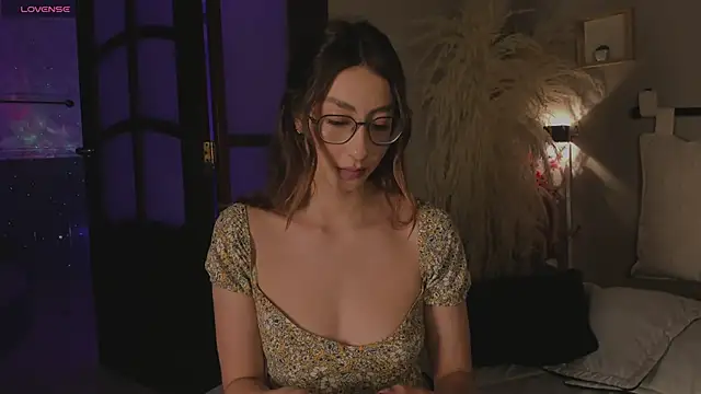 lua ferch   online show from 16, 12, 2024