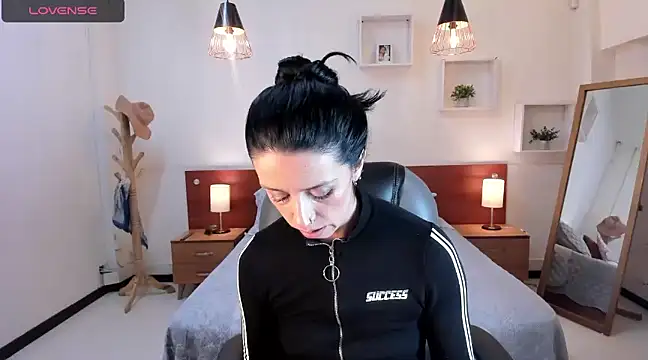 Kristen Garner online show from 20, 12, 2024