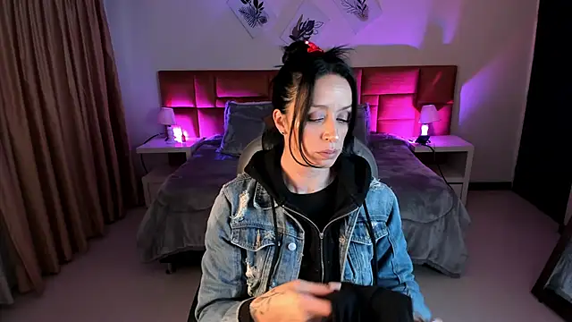 Kristen Garner online show from 15, 11, 2025