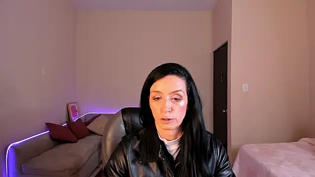 Kristen Garner online show from 18, 6, 2026