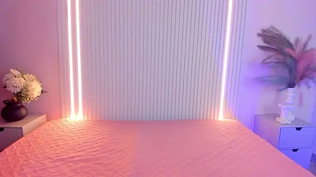 EmilyEvans7 online show from 4, 2, 2026