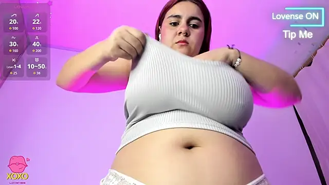 Snapshot of nicolleu99 chatting on 24, 10, 2025 nicolleu99 online show from 24, 10, 2025