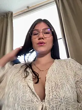 AmelieLaurent  online show from 12, 11, 2025