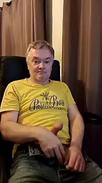 Snapshot of MichOxxford chatting on 16, 10, 2025 MichOxxford online show from 16, 10, 2025