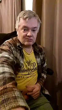 Snapshot of MichOxxford chatting on 3, 11, 2025 MichOxxford online show from 3, 11, 2025