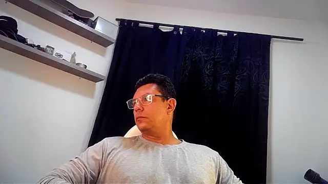 Snapshot of pedropicapi chatting on 28, 4, 2026 pedropicapi online show from 28, 4, 2026