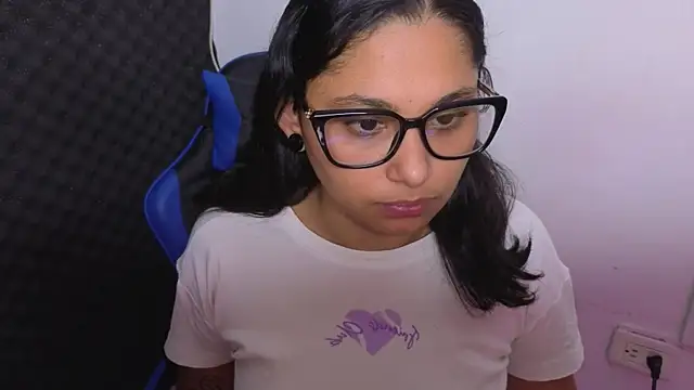 Snapshot of Cuteprincess21 chatting on 2, 4, 2026 Cuteprincess21 online show from 2, 4, 2026