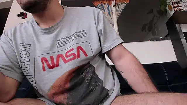 Snapshot of boomboomHooT chatting on 20, 12, 2024 boomboomHooT online show from 20, 12, 2024