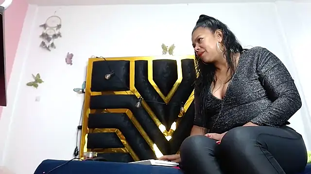Snapshot of Helennahot chatting on 9, 2, 2025 Helennahot online show from 9, 2, 2025