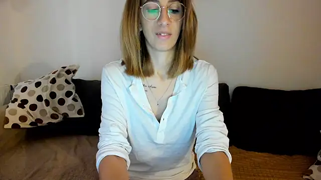 DesireMore90 online show from 5, 12, 2024