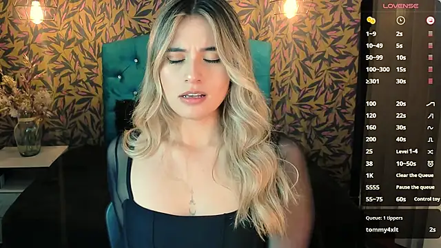 Snapshot of KiaraCarter chatting on 11, 1, 2025 KiaraCarter online show from 11, 1, 2025