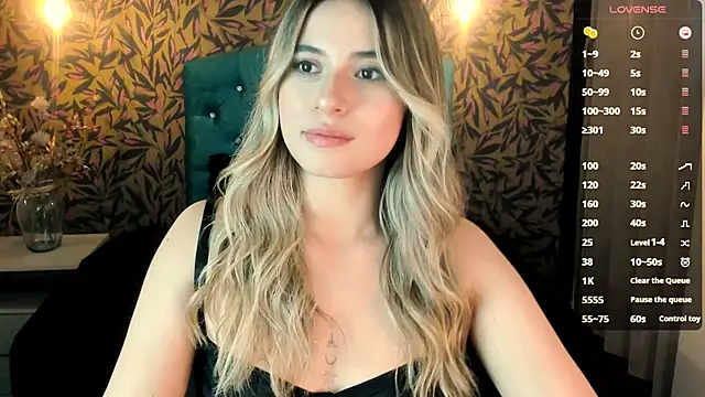 Snapshot of KiaraCarter chatting on 3, 3, 2025 KiaraCarter online show from 3, 3, 2025