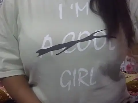 Snapshot of Lusty_Wife1 chatting on 19, 4, 2026 Lusty Wife1 online show from 19, 4, 2026