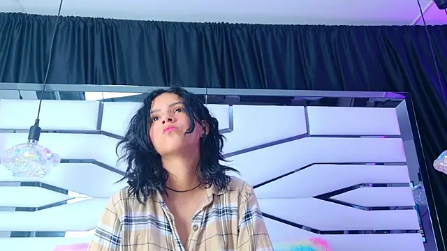 Iris Ross  online show from 11, 3, 2025