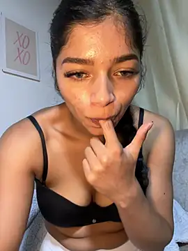 AgathaGeorgiou online show from 28, 4, 2026