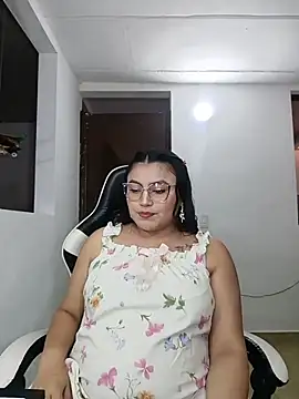 Snapshot of KathieBurning chatting on 7, 1, 2026 KathieBurning online show from 7, 1, 2026