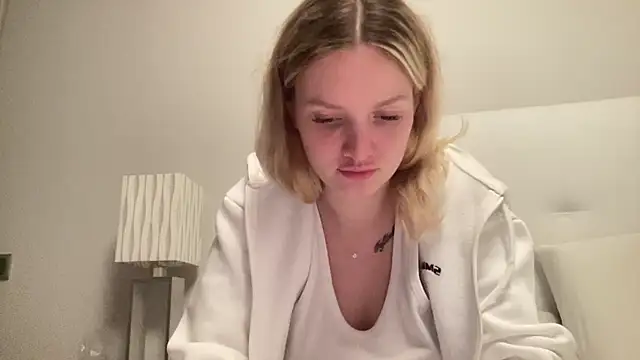Snapshot of mariemelissah chatting on 15, 12, 2024 mariemelissah online show from 15, 12, 2024