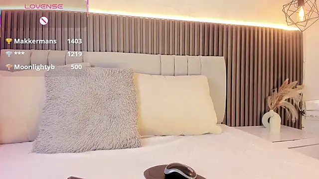 SHANONCLARK online show from 8, 10, 2025