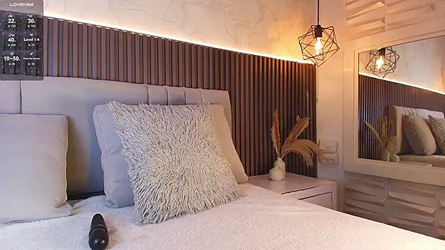 SHANONCLARK online show from 16, 12, 2025