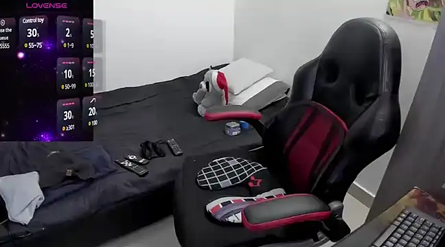 Snapshot of Aron_Baylor chatting on 20, 2, 2025 Aron Baylor online show from 20, 2, 2025