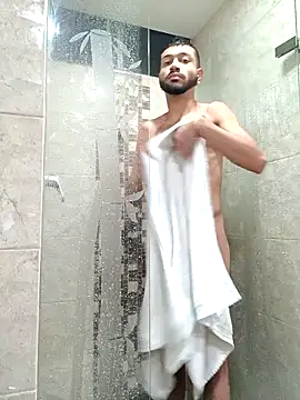 Snapshot of Aron_Baylor chatting on 12, 10, 2025 Aron Baylor online show from 12, 10, 2025