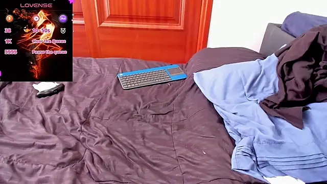 Snapshot of Aron_Baylor chatting on 16, 10, 2025 Aron Baylor online show from 16, 10, 2025