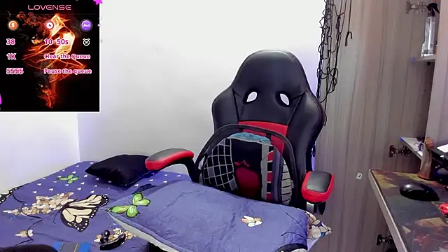 Snapshot of Aron_Baylor chatting on 19, 10, 2025 Aron Baylor online show from 19, 10, 2025