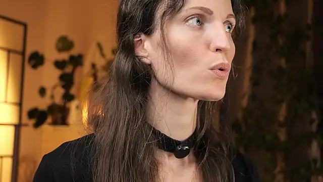 Snapshot of yulladao chatting on 14, 11, 2025 yulladao online show from 14, 11, 2025