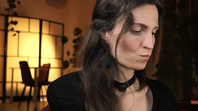 Snapshot of yulladao chatting on 18, 11, 2025 yulladao online show from 18, 11, 2025