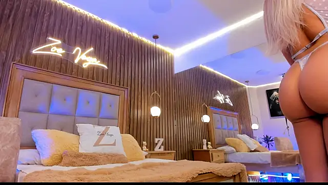 Snapshot of Zoevegass chatting on 20, 11, 2025 Zoevegass online show from 20, 11, 2025