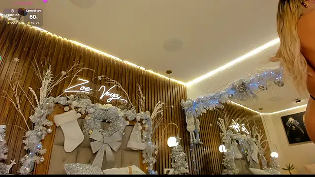 Snapshot of Zoevegass chatting on 25, 11, 2025 Zoevegass online show from 25, 11, 2025