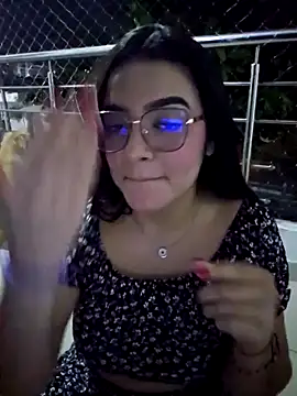 Lia flowers online show from 12, 12, 2024