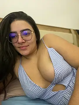 Lia flowers online show from 1, 1, 2025