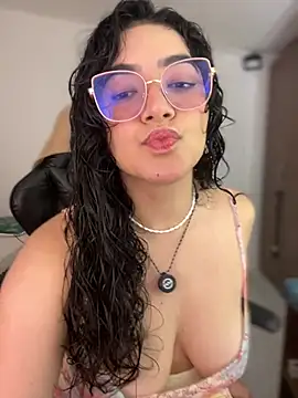 Snapshot of Lia_flowers chatting on 16, 2, 2026 Lia flowers online show from 16, 2, 2026