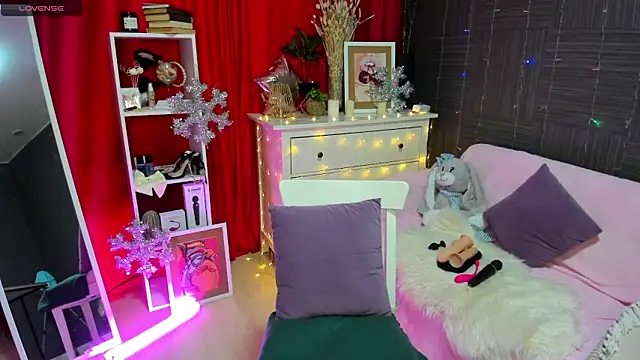 Snapshot of Queen_baby chatting on 7, 12, 2024 Queen baby online show from 7, 12, 2024