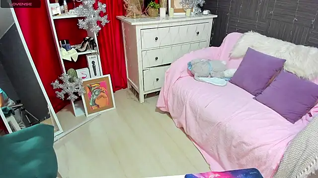 Snapshot of Queen_baby chatting on 7, 12, 2024 Queen baby online show from 7, 12, 2024