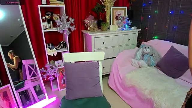 Snapshot of Queen_baby chatting on 12, 12, 2024 Queen baby online show from 12, 12, 2024