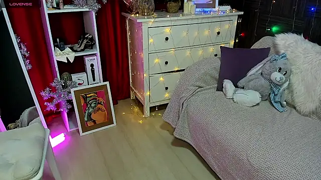 Snapshot of Queen_baby chatting on 24, 12, 2024 Queen baby online show from 24, 12, 2024