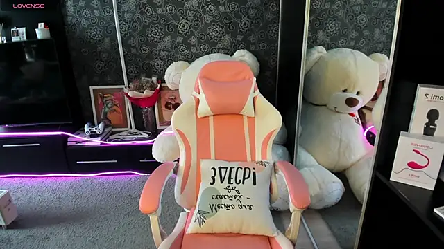 Snapshot of Queen_baby chatting on 14, 9, 2025 Queen baby online show from 14, 9, 2025